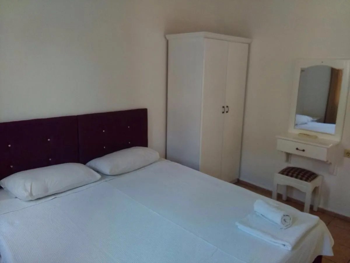 Almina Apart Otel Gümbet 3*,